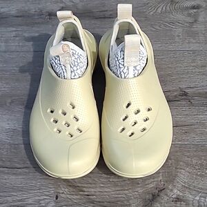 Jordan System.23, boys athletic shoes, size 5, NWOT